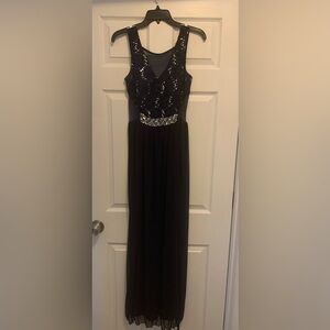 BCX formal maxi length dress size 7